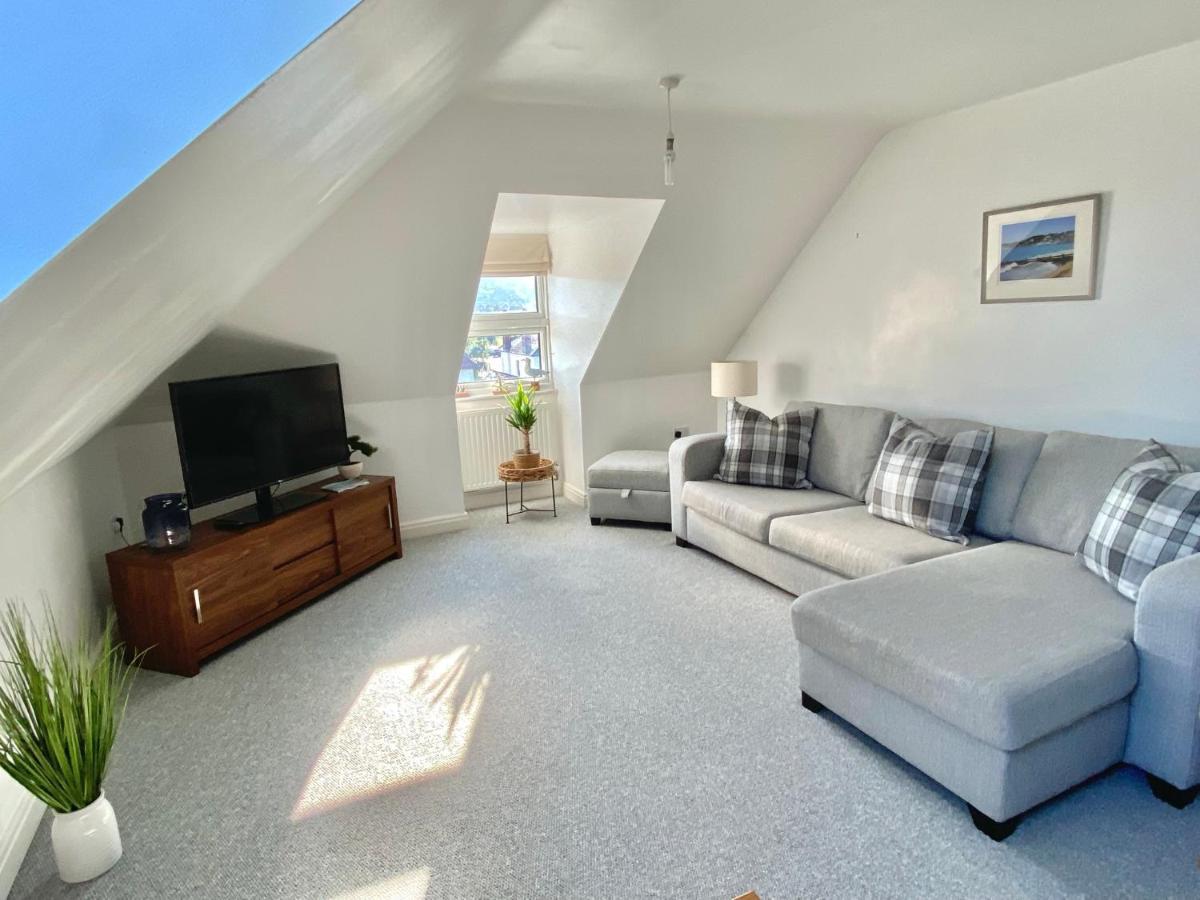 Swanage Holiday Penthouse Apartment, Moments From Beach And Town, On Site Parking, Fast Wifi, Sleeps Up To 6, Rated Exceptional 外观 照片