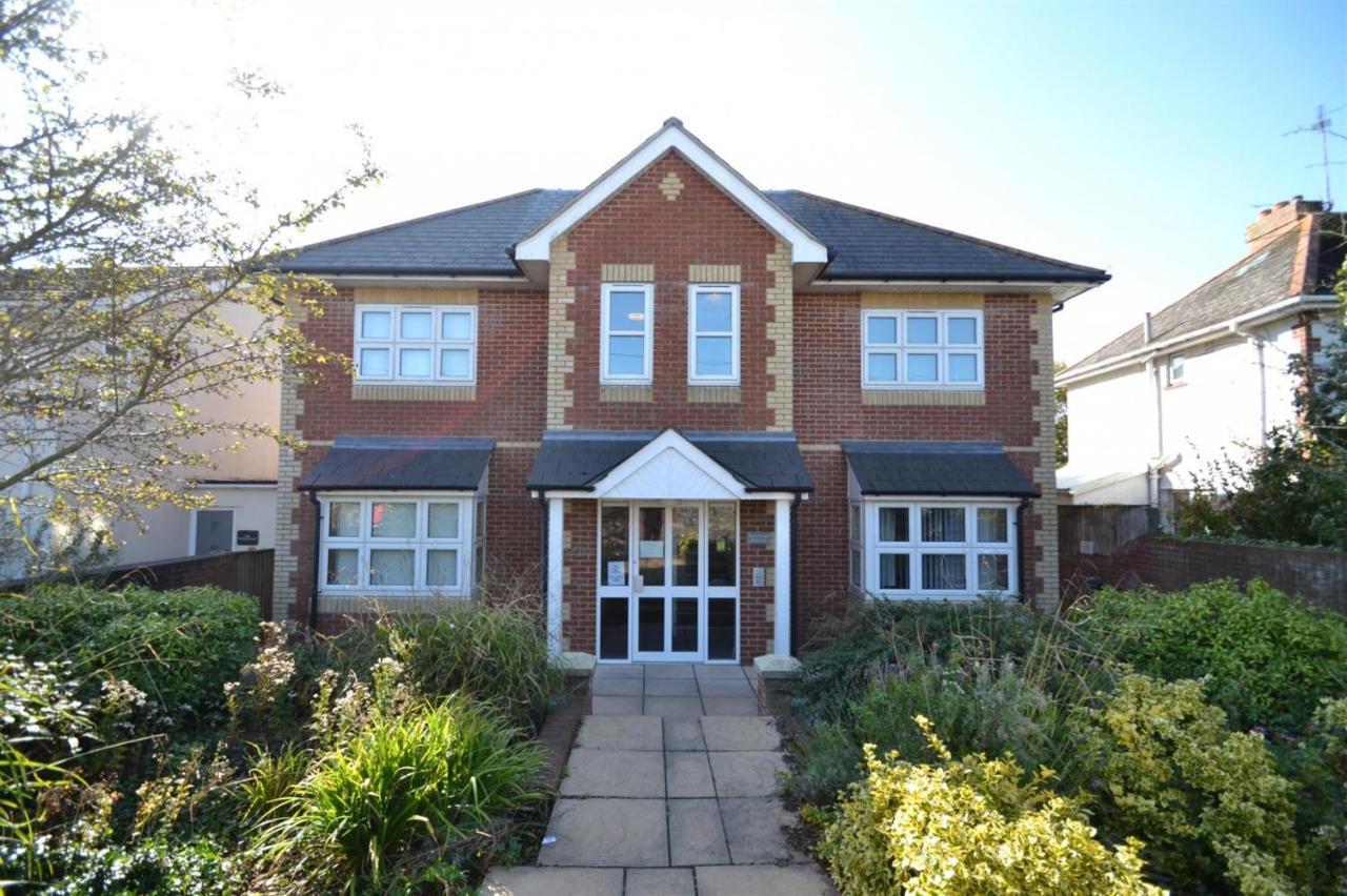 Swanage Holiday Penthouse Apartment, Moments From Beach And Town, On Site Parking, Fast Wifi, Sleeps Up To 6, Rated Exceptional 外观 照片