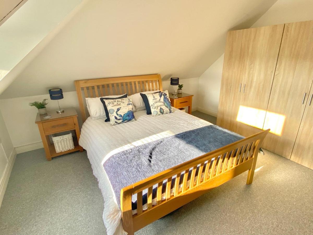 Swanage Holiday Penthouse Apartment, Moments From Beach And Town, On Site Parking, Fast Wifi, Sleeps Up To 6, Rated Exceptional 外观 照片